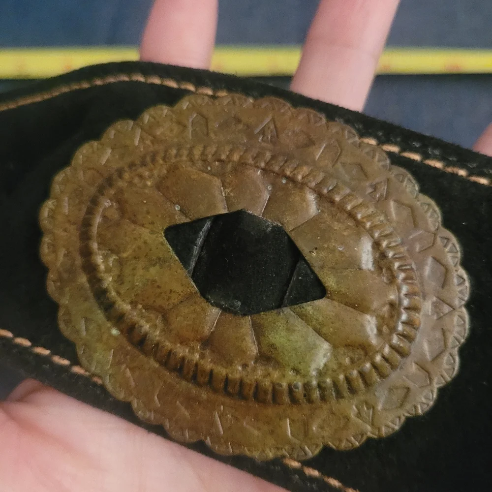 SOUTHWESTERN STYLE CONCHO LEATHER BELT  SZ 34" - Picture 13 of 16